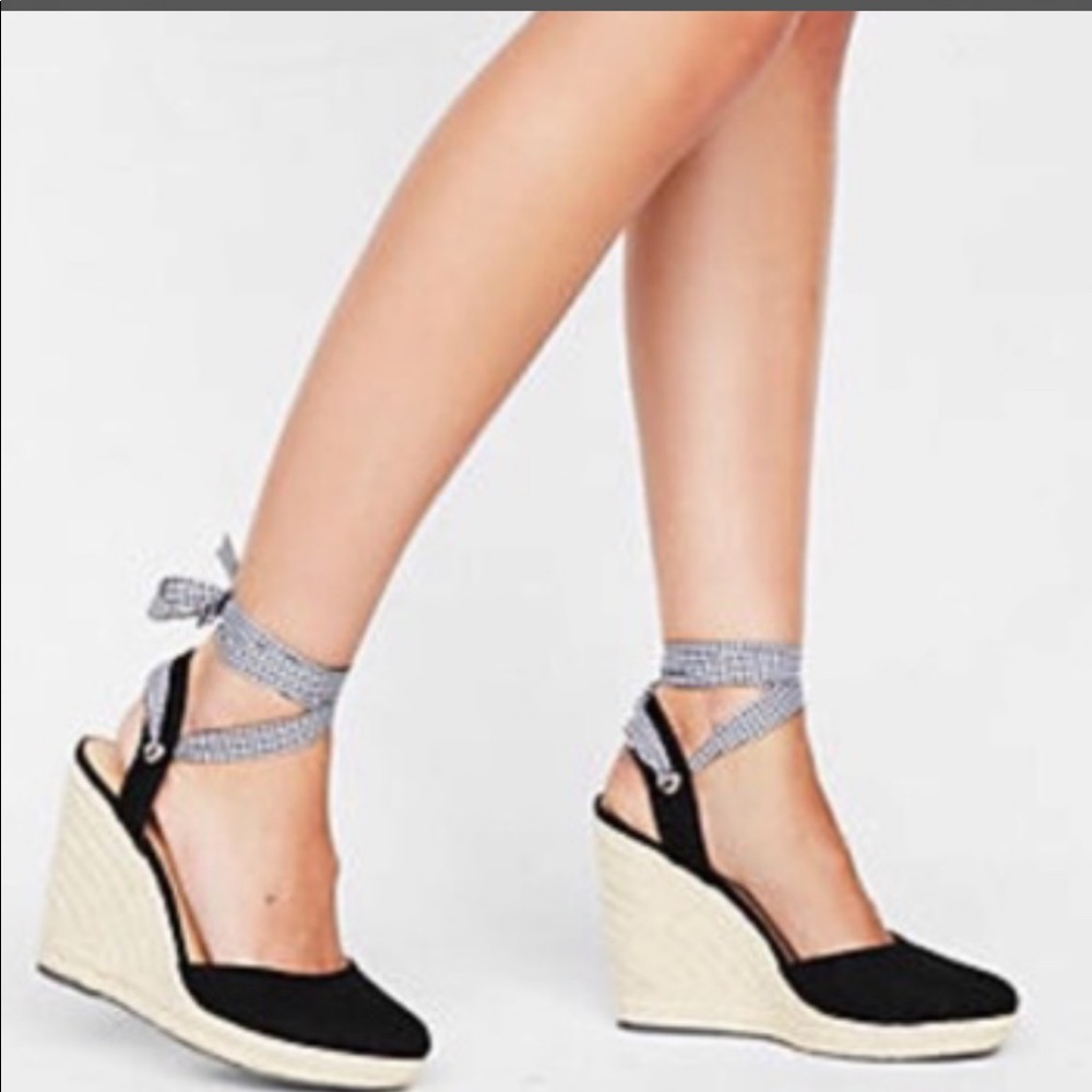 Express black Wedge heels
